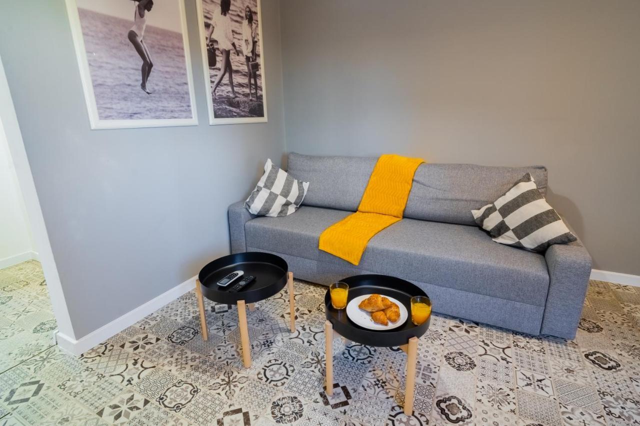 One Bedroom Flat In Bucharest'S Historic District Bagian luar foto